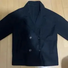 黒いダブルブレストコート