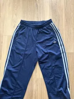 adidas カジュアルパンツのサムネイル