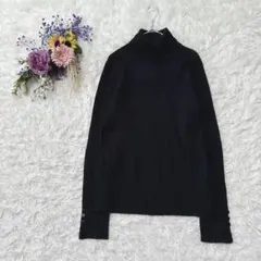 美品＊シューラルー　リブニット　タートルネックセーター　袖ボタンデザイン　黒　L