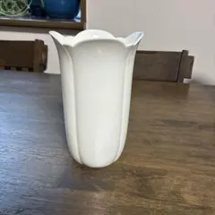 NARUMIホワイト フラワーベース 花瓶 陶器製のサムネイル
