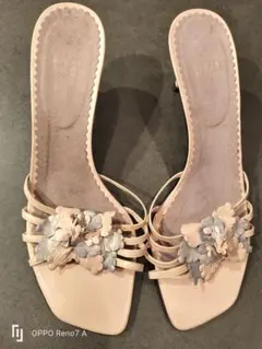 Stuart Weitzman フラワーモチーフ サンダル25cm新品のサムネイル