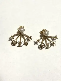 美品】LVフローラ ロゴイヤーカフ×ピアス ゴールド×ホワイトGP - メルカリ
