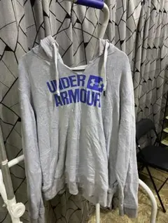 Under Armour グレー フード付きパーカー