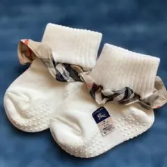 BURBERRY フリル付きキッズ靴下