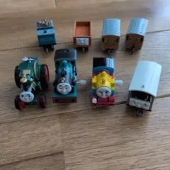トーマス ミニチュアトレインセット 8個