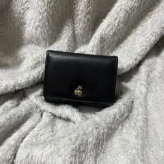 黒のチェリー金具付き三つ折り財布