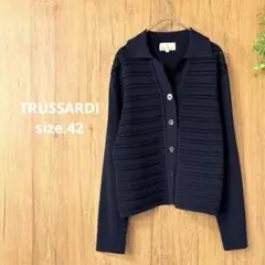 31美品　大きいサイズ　TRUSSARDI ニット　カーディガンのサムネイル