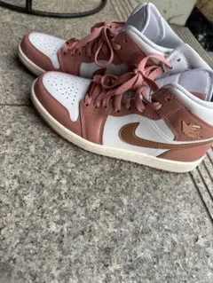 AIR Jordan 1MID ピンク