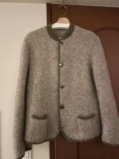 Item thumbnail for item 33639683-412a-44da-996e-ba23be0162f4