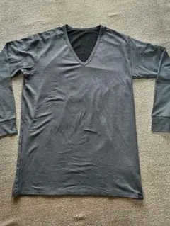 ユニクロ　極暖　ヒ−トテック　Vネック 九分袖　XL