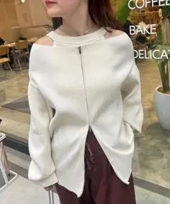 送料無料★mystic ワイドネックZIPカーディガン　アイボリー