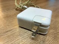 Apple MacBook Air M1 8GB 256GB　純正充電器付き Amazon.co.jp: 【整備済み品】 Apple MacBook Air M1 2020(13インチAir