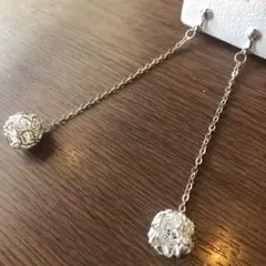 【No.970】可愛いアンティーク調華奢白銀シルバーボールロングイヤリング新品♡