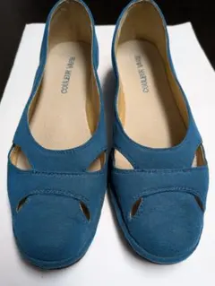 COULEUR VARIE パンプス ブルー 23.0cmのサムネイル