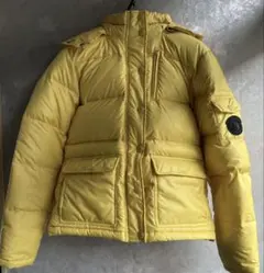 ダウンアンドカントリー　イエローフード付きダウンジャケット