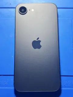 iPhone 16e 極美品　ロジックボート、リアカメラ無し　 説明必読のサムネイル