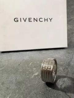Givenchyリング22号前後