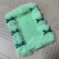 セール！硬質トレカケース デコ b8サイズ ファー、リボン みどり、グリーン