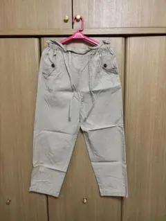 GU ベージュ カジュアルパンツ