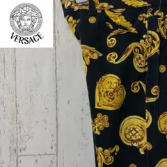 【激レア】VERSACE ヴェルサーチ　デニム　ジーンズ　総柄　完売モデル　黒のサムネイル