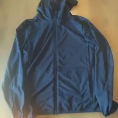 UNIQLOキッズ　エアリズム　ＵＶカットパーカー紺色