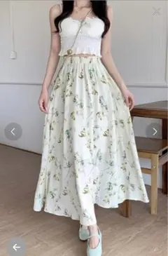 新品　アートフラワー柄　ふんわりAラインスカート　ウエストゴム