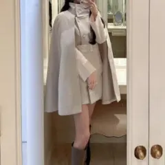 グレイルベルト付きハイネックケープスコート Mサイズ