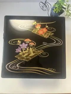 会津ぬり花模様の黒漆塗り重箱 三段