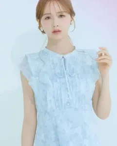 シアージャガード×ニュアンスフラワーラッフルフリルマーメイドワンピース　ブルー