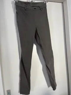 ユニクロウルトラストレッチパンツ グレー