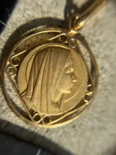 チャーム　聖母マリア　トップ　ネックレス　ゴールド　フランス　ヴィンテージ