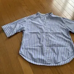 青と白のストライプ 五分袖シャツ