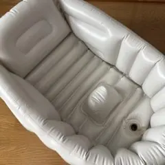 空気入れ式 ベビーバス ホワイトのサムネイル