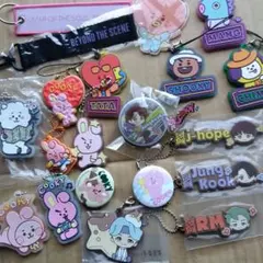 防弾少年団　BTS キーホルダー　缶バッジ　セット