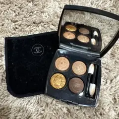 シャネル　アイシャドウパレット