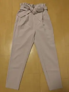 GU  ウエストリボンテーパードパンツ
