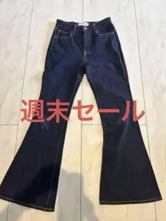 AZUL BY MOUSSY フレアデニムパンツ Sサイズのサムネイル