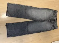 グレー ストレートデニムパンツ