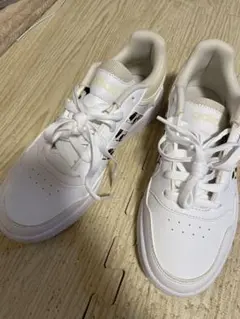 未使用品★adidas★ホワイト スニーカー　23.5 アニマル柄 アディダス