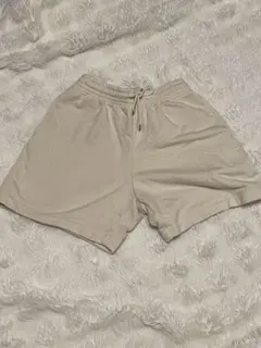 ユニクロ スウェットハーフパンツ クリーム色