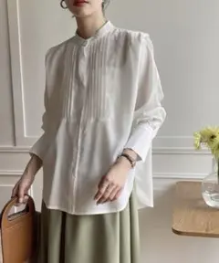 emi+ ピンタック長袖ブラウス ベージュ