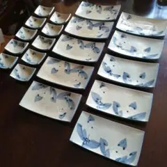 青い花柄の長方形皿10枚セット 青い花柄の長方形皿10枚セット - メルカリ