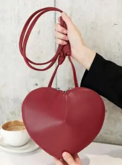 ハート型レザーショルダーバッグ 赤色