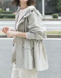 2025 ナイロンマウンテンパーカー　ライトベージュ