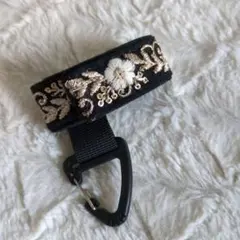 ベルトカラビナ　インド刺繍リボン　ブラックゴールド