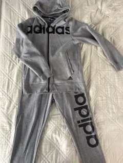adidas ジャージ セットアップ