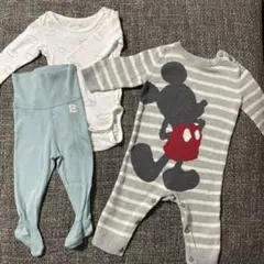 GAPミッキーマウス ニットカバーオールとロンパース上下のセット