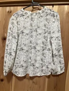 ロペピクニック　小花柄ブラウス
