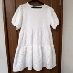 ホワイト エンボス加工半袖ティアードチュニックゆったり Fサイズ