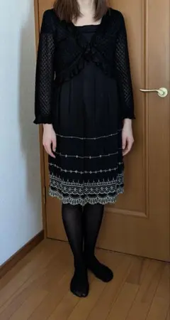 黒いレースノースリーブワンピース